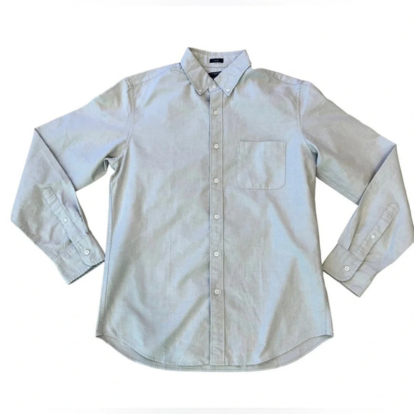 J crew NWOT
Slim 
Flex Oxford 
Size md 
Light grey 
Pit to pit 22”
Length 28.5” - Picture 3 of 9